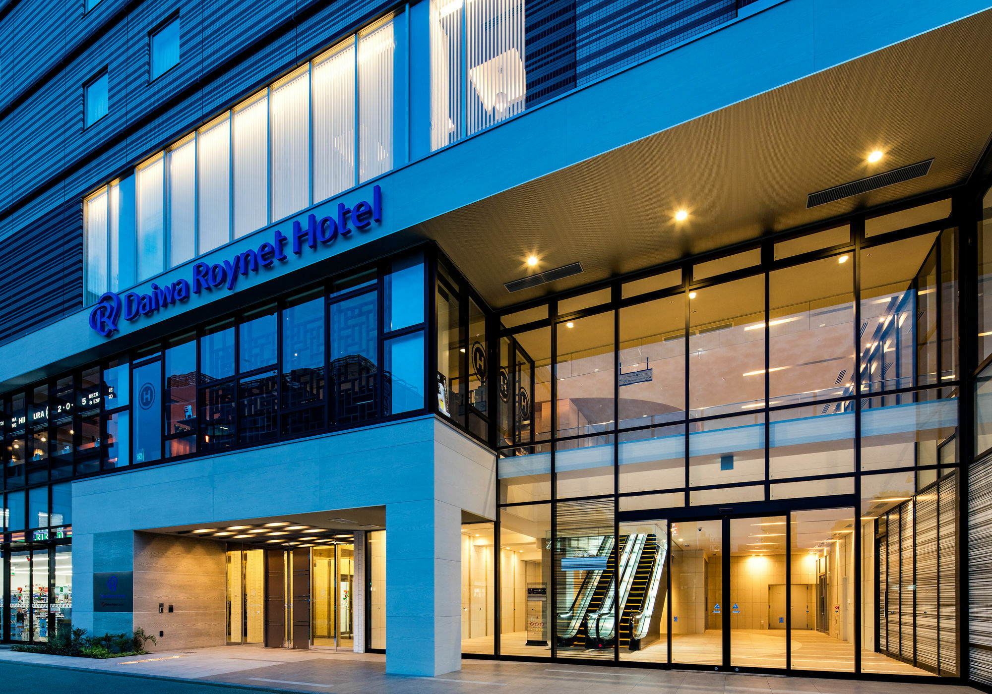 Daiwa Roynet Hotel Tokushima Ekimae Exterior foto